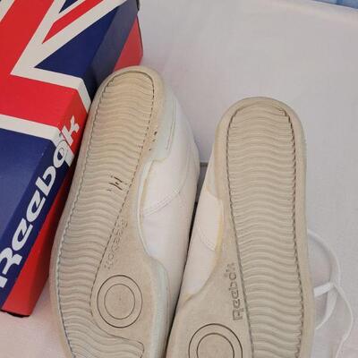 Lot 101: Vintage Reebok Shoes size 9