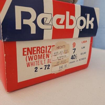 Lot 101: Vintage Reebok Shoes size 9