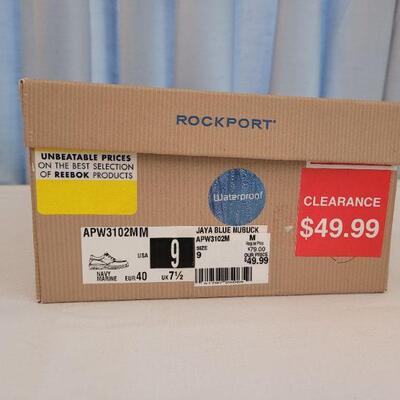 Lot 102: New Rockport Shoes size 9