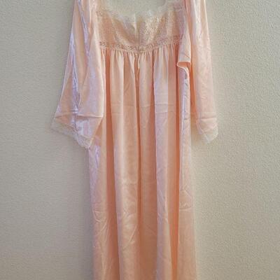 Lot 104: New Old Stock CHRISTIAN DIOR Night Gown