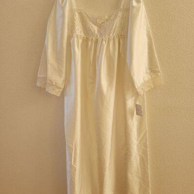 Lot 106: New Old Stock CHRISTIAN DIOR White Night Gown