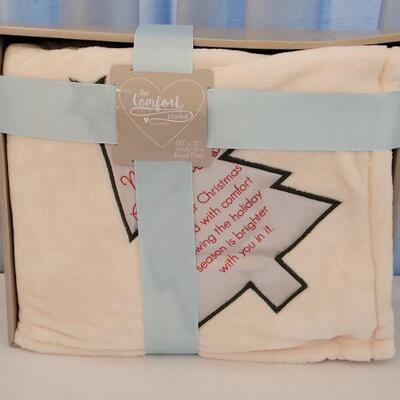 Lot 112 New Christmas Comfort Blanket