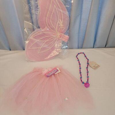 Lot 119: NEW Tutu, Necklace and Fairy Wings