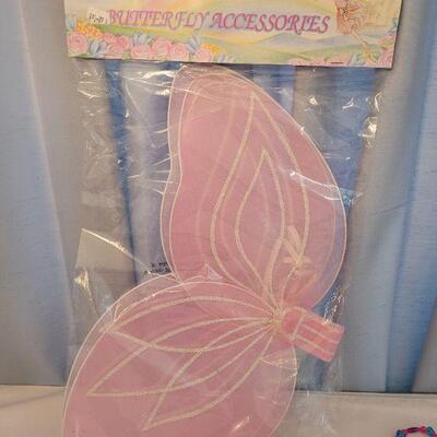 Lot 119: NEW Tutu, Necklace and Fairy Wings