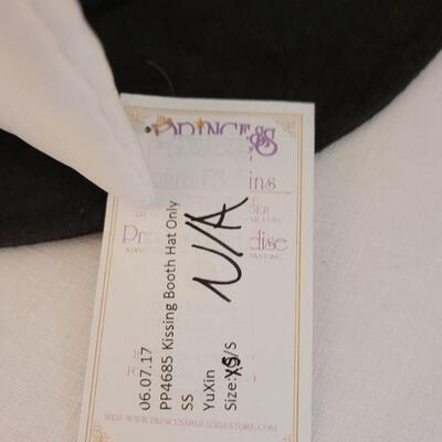 Lot 121: NEW Kisses Costume (Hat and Suspender Collapsible Soft Box)