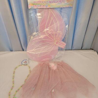 Lot 122: NEW Tutu, Necklace and Fairy Wings