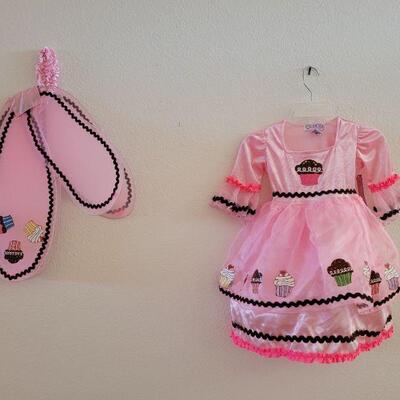 Lot 129: New Cupcake Dressup Dress and Fairy Wings