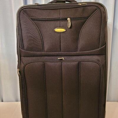 Lot 150: New Eddie Bauer Zero Gravity Luggage