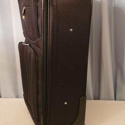 Lot 150: New Eddie Bauer Zero Gravity Luggage