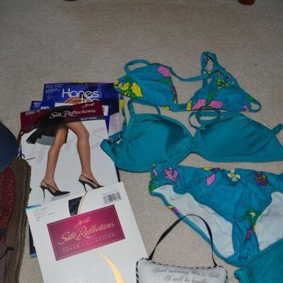 LOT 330 PURSES AND SWIMSUITS