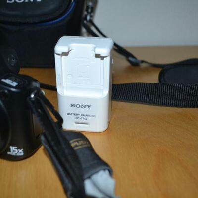 LOT 399   SONY CAMERA, CHARGERS AND MEMORY CARDS