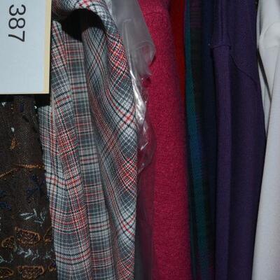 LOT 387   COLLECTION OF CLOTHING