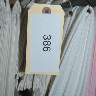 LOT 386  COLLECTION AND LINENS
