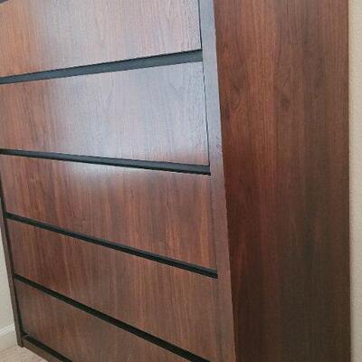 Lot 155: Vintage LANE Walnut Mid Century Modern 5-Drawer Dresser  