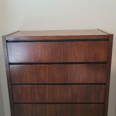Lot 155: Vintage LANE Walnut Mid Century Modern 5-Drawer Dresser  