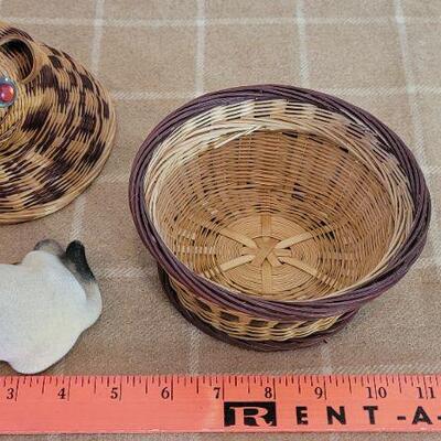 Lot 163: Vintage Cat Themed Collectibles (Bobble Head and Basket)
