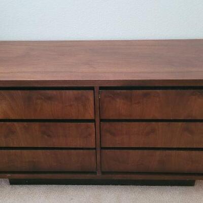 Lot 167: Vintage LANE Walnut Mid Century Modern 6-Drawer Dresser  