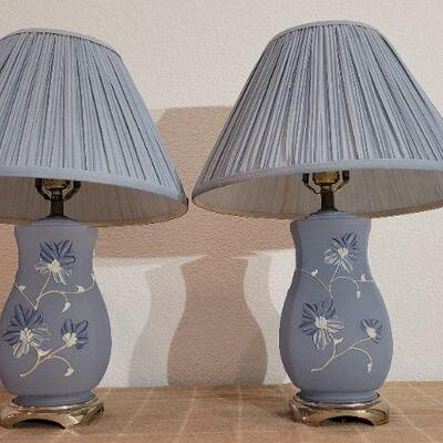 Lot 169: (2) Vintage 19" Tall Multi-Stage Table Lamps TESTED A+