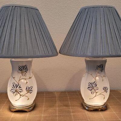 Lot 169: (2) Vintage 19" Tall Multi-Stage Table Lamps TESTED A+