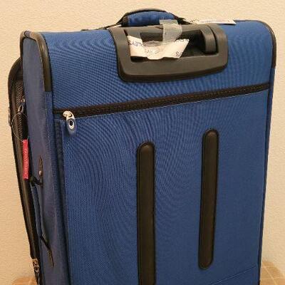 Lot 173: New iLite AMERICAN TOURISTER 29" Expandable Upright Luggage