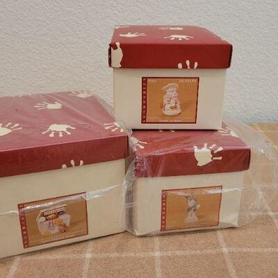 Lot 175: (3) Vintage New Dept. 56 SNOWBABIES Collectibles 