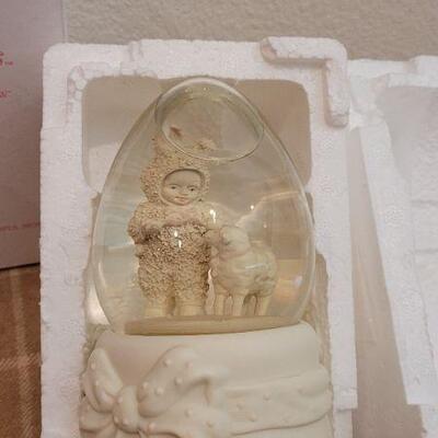 Lot 181: (2) Vintage New Dept. 56 SNOWBABIES Waterglobe Musical Collectibles 