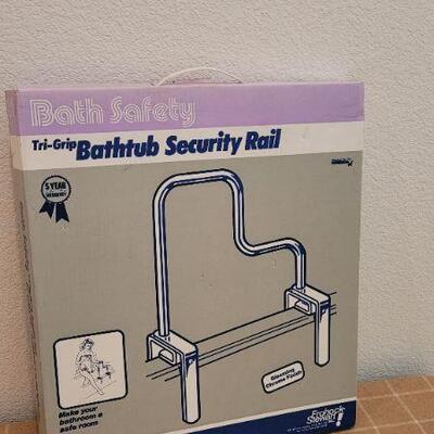 Lot 187: New TRI-GRIP Bathtub Security Rail