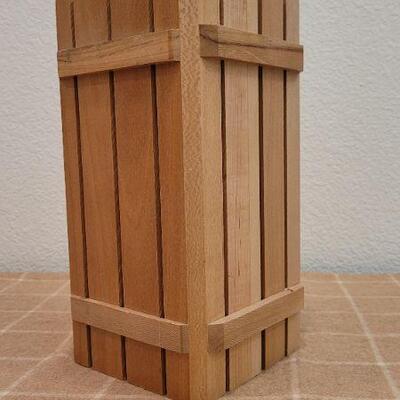 Lot 194: 11" Tall Knife Block 11 Knife + Sharpener (12 Slots Total)