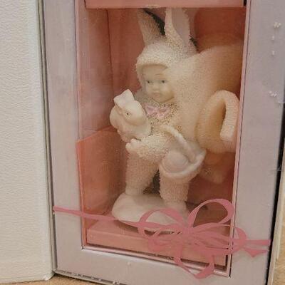 Lot 199: (2) Vintage New Dept. 56 SNOWBABIES Collectibles 