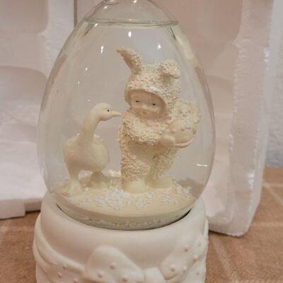 Lot 208: (2) Vintage New Dept. 56 SNOWBABIES Waterglobe Collectibles 