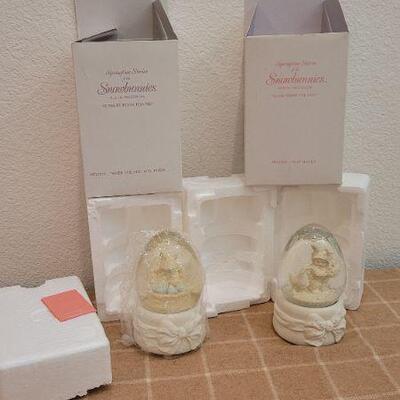 Lot 208: (2) Vintage New Dept. 56 SNOWBABIES Waterglobe Collectibles 