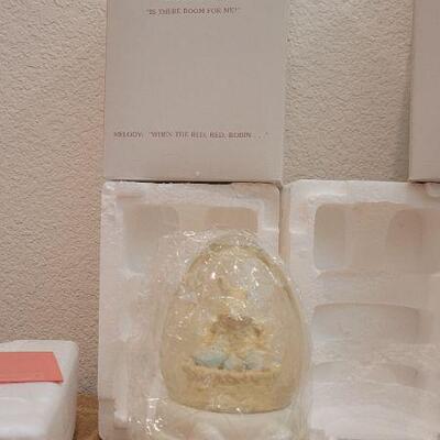 Lot 208: (2) Vintage New Dept. 56 SNOWBABIES Waterglobe Collectibles 