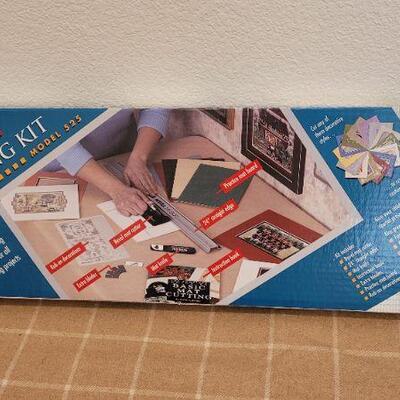 Lot 220: New Art Craft MAT CUTTING KIT