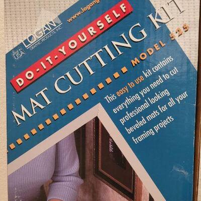 Lot 220: New Art Craft MAT CUTTING KIT