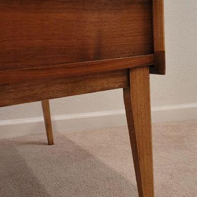 Lot 223: Vintage LANE Mid Century Modern Side Table w/ Drawer