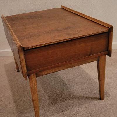 Lot 223: Vintage LANE Mid Century Modern Side Table w/ Drawer