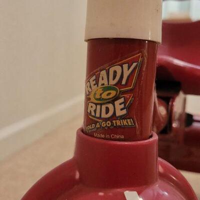 Lot 228: Vintage RADIO FLYER Children's Tricycle w/ Storage