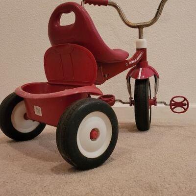 Lot 228: Vintage RADIO FLYER Children's Tricycle w/ Storage