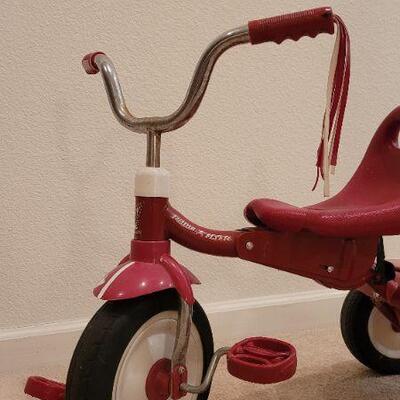 Lot 228: Vintage RADIO FLYER Children's Tricycle w/ Storage