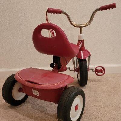 Lot 228: Vintage RADIO FLYER Children's Tricycle w/ Storage