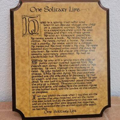 Lot 230: Vintage WOODCRAFT BY KEN "One Solitary Life" Hanging Home Deco 