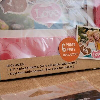Lot 231: Assorted NEW HALLMARK Children's Activity Packs + New PROUD PARENT Bundle