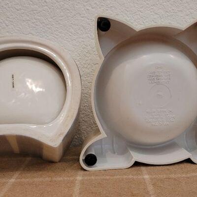 Lot 233: (2) Pet Water and Food Dishes