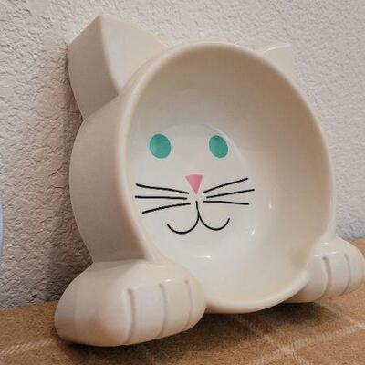 Lot 233: (2) Pet Water and Food Dishes