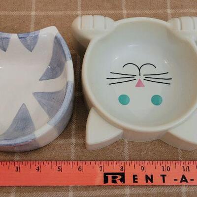 Lot 233: (2) Pet Water and Food Dishes