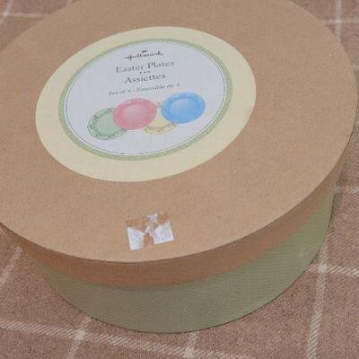 Lot 234: New HALLMARK Easter Colored Plates 