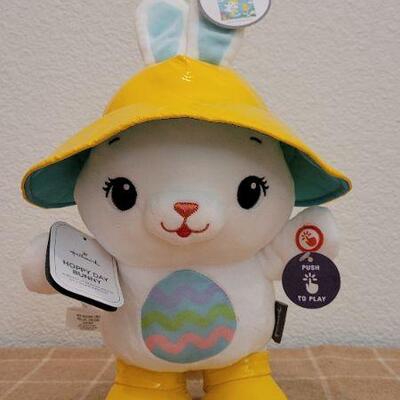 Lot 236: New HALLMARK Hoppy Day Bunny