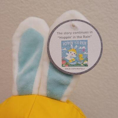 Lot 236: New HALLMARK Hoppy Day Bunny
