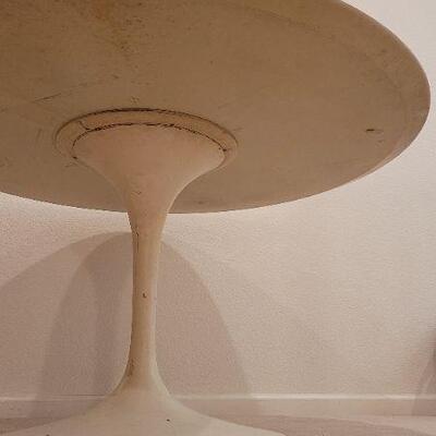 Lot 244: Vintage Mid Century Modern KNOLL Style Tulip Table 