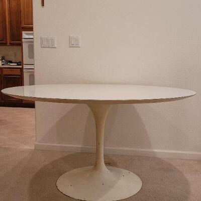 Lot 244: Vintage Mid Century Modern KNOLL Style Tulip Table 